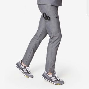 FIGS Women's Yola Skinny Scrub Pants in Graphite, XS Tall, NWT